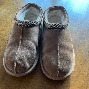 Ugg Tasman slip ons